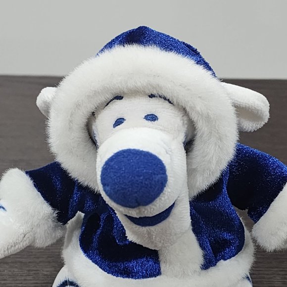 Mini-Tigger (Holiday Edition) - Picture 2 of 7